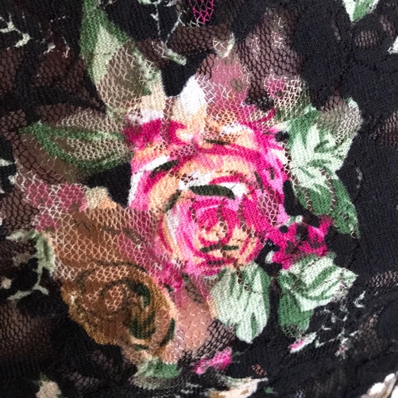 Sweet Rain Black Floral Lace Kimono - Picture 6 of 11